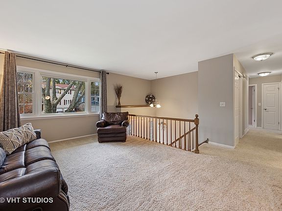 4th image of 105 N Kenilworth Ave