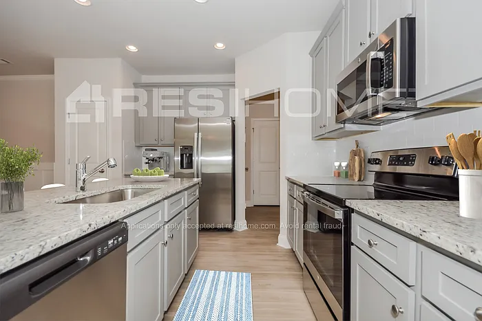 3038 Faireno Pl — Photo 3