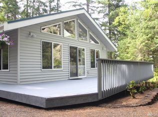 10720 Bass Pl, Anderson Island, WA 98303