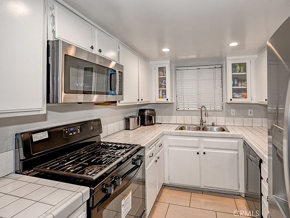 5th image of 6545 Reseda Blvd Unit 3