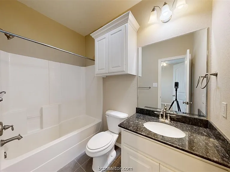 2706 Horse Haven Ln — Photo 27