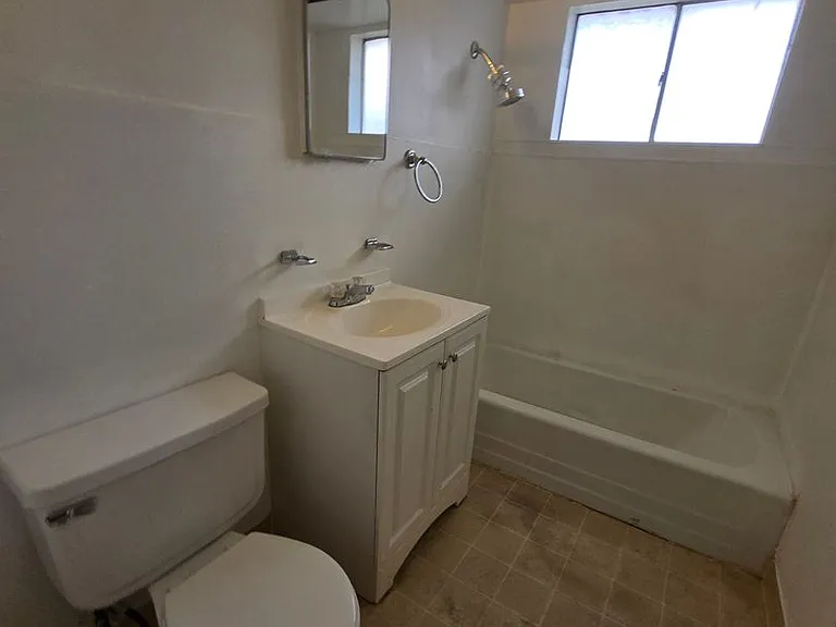 1 1/2 W La Paloma Ln #A — Photo 5