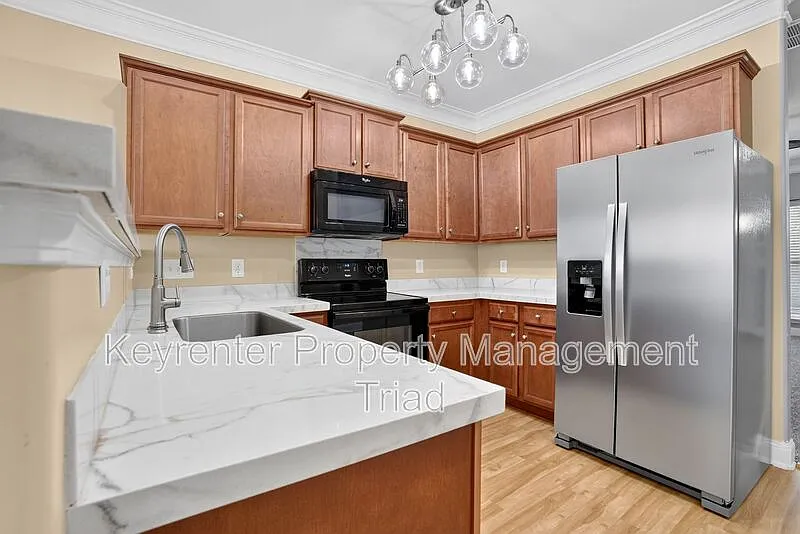 2 bed, 2.5 bath, 1390 sqft, $1,790 — Photo 3