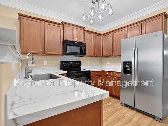 3rd image of 3779 Shadow Ridge Dr