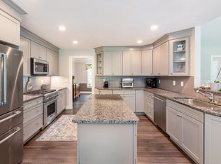 1 Winchester Dr, Sanbornton, NH 03269
