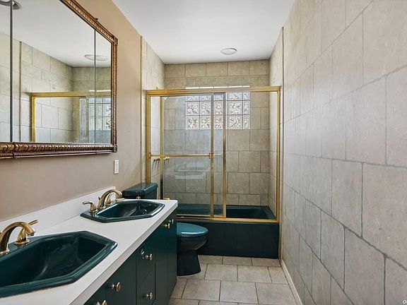 5th image of 17 Everton Ave Floor 2