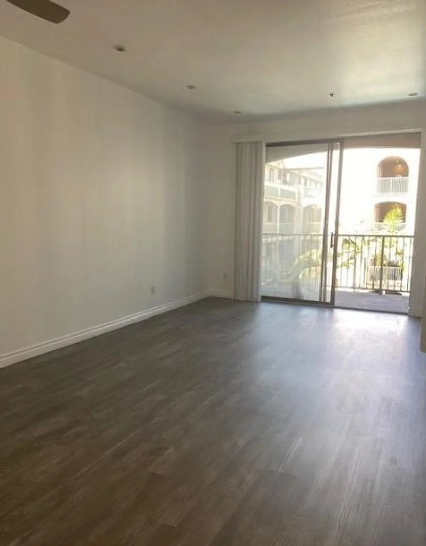 Building Photo - 555 Maine Ave #329-1