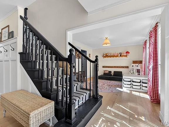3rd image of 9 Carriage Way W