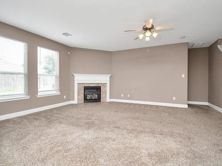 1914 Lenora Ct — Photo 10