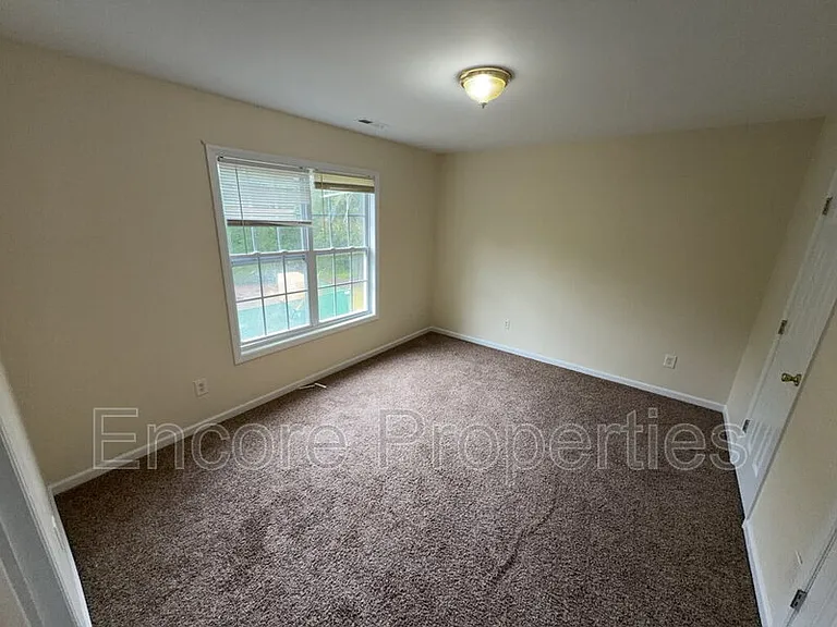 448 Anna St — Photo 7