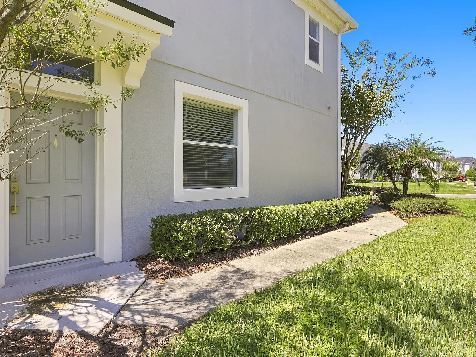 3 bed, 2.5 bath, 1720 sqft, $2,400 — Photo 3