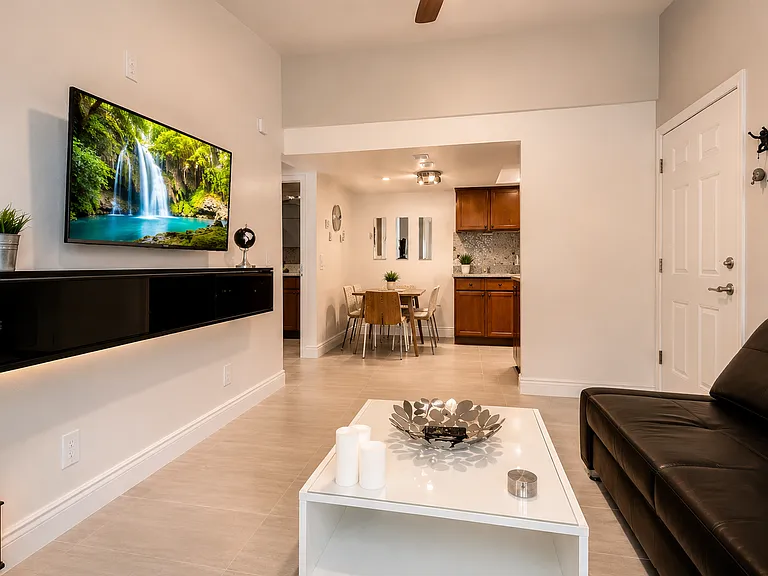 4200 S Valley View Blvd — Photo 29