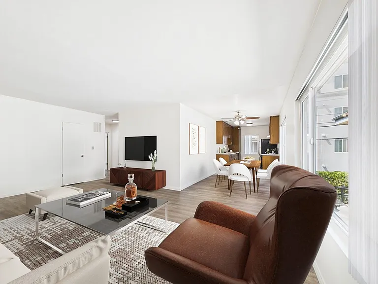 Buffalo Sherman Oaks Apartments — Photo 30
