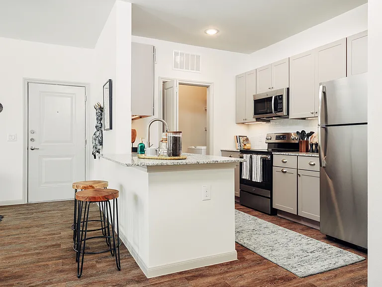 Stonegrove Fall Creek Apartments Kitchen