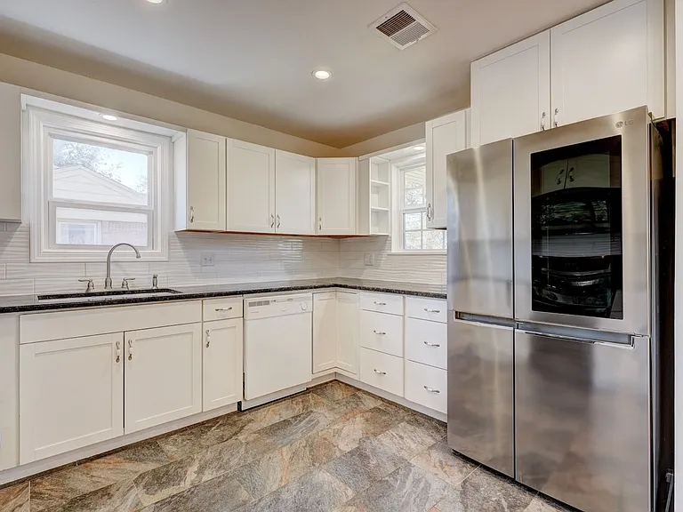 3135 NW Grand Blvd — Photo 8