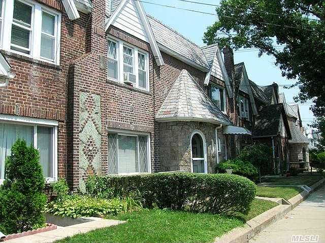 1st image of 22209 Edmore Ave