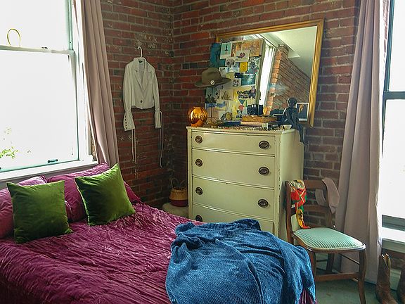 4th image of 509 Delaware St APT 301