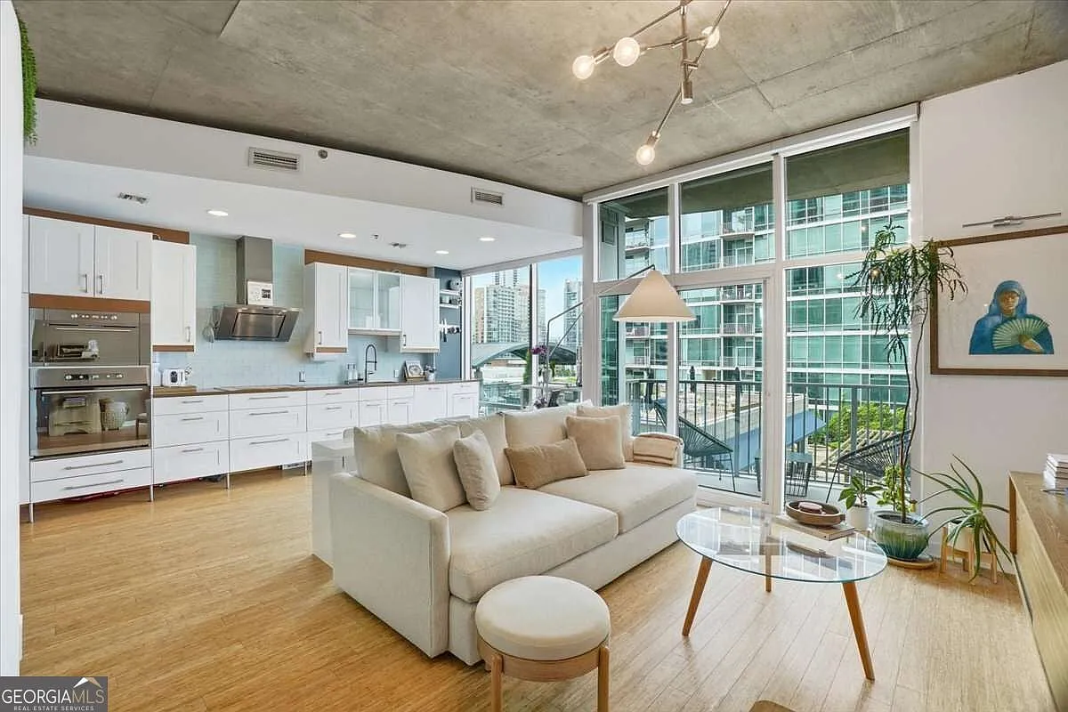1 bed, 768 sqft, $2,150 — Photo 1
