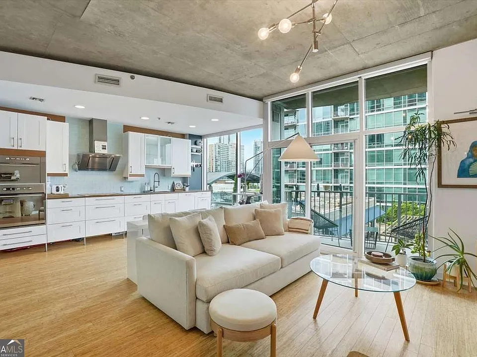923 Peachtree St NE #924