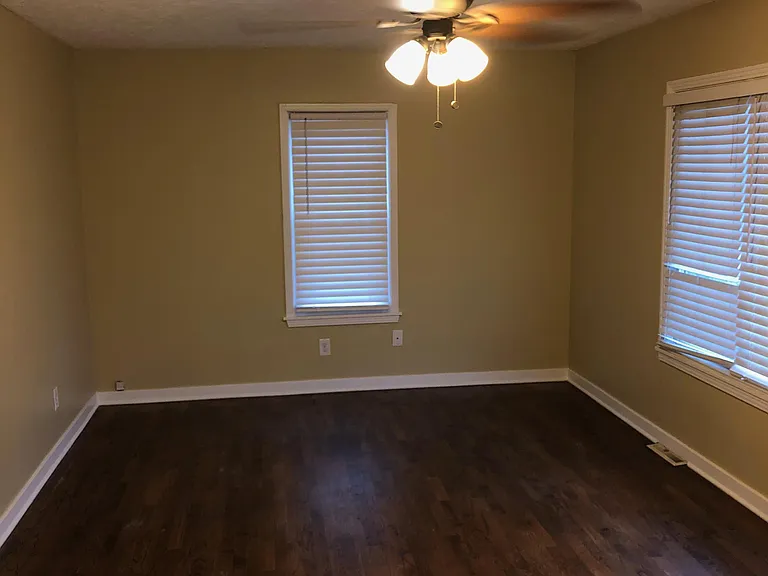 416 W Wenger Rd — Photo 17