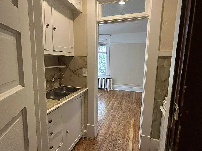 720 N 8th St #3 — Photo 2