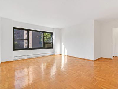 21-85 34th Ave APT 5D, Astoria, NY, 11106