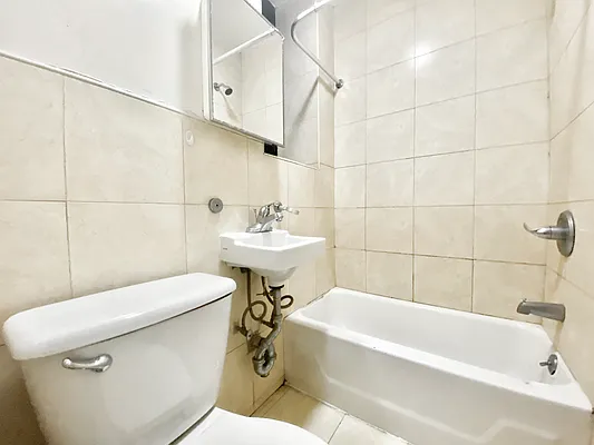 Rented by Vector New York, LLC | media 6