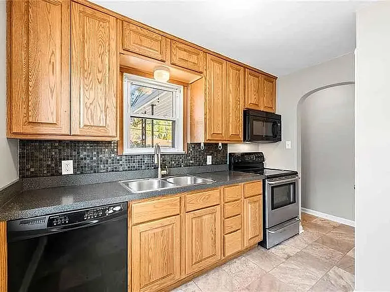 6906 Gerald Ave — Photo 4