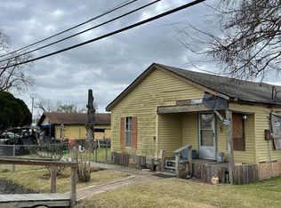2202 Jones Rd, Baytown, TX 77521