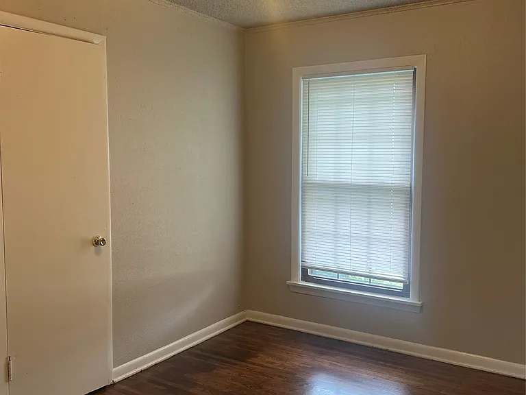 7330 E Newton St — Photo 8