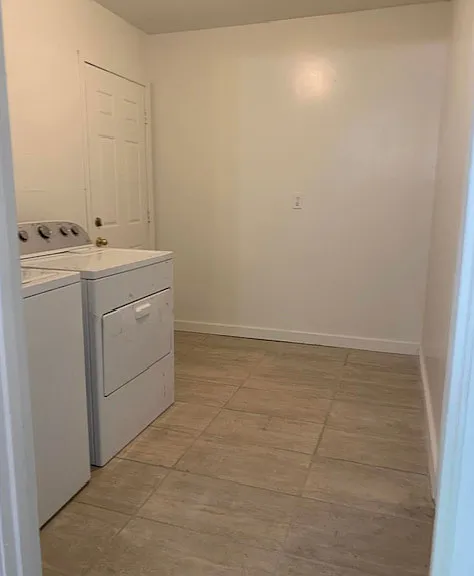830 Lakewood Pl — Photo 4