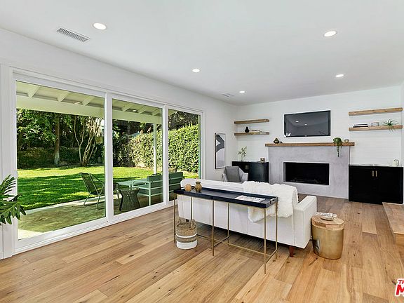 3rd image of 12954 Cumpston St