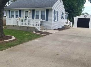 220 Huron Rd, Machesney Park, IL 61115