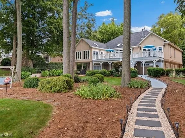 1553 Waterford Pointe Rd, Lexington, NC 27292