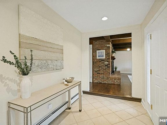 4th image of 15 Candlestick Lane