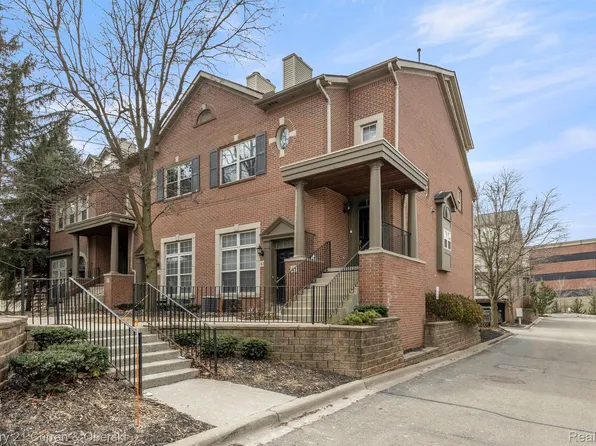 43 W Village Ln, Dearborn, MI 48124