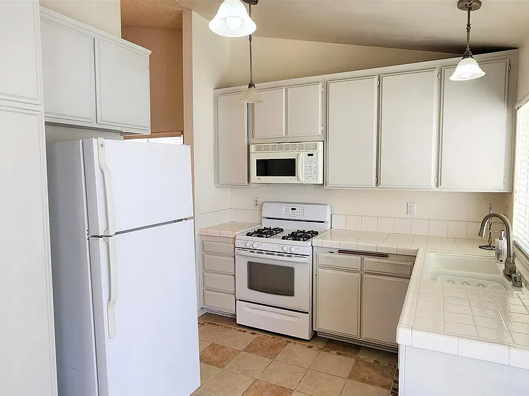 3219 W Avenue J4 — Photo 7