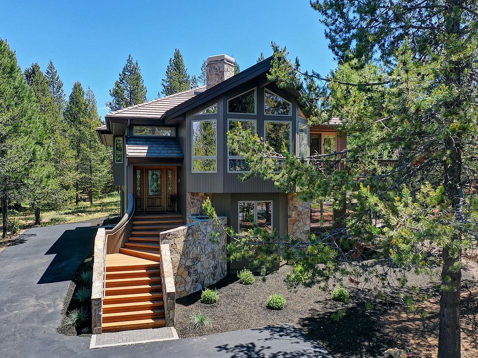 1st image of 57704 Cottonwood Dr
