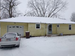 1009 Beach Dr, Medway, OH 45341