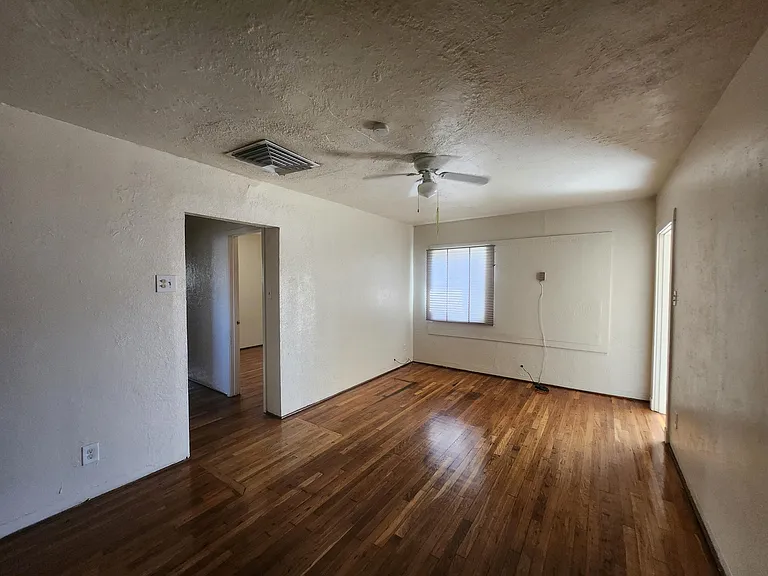1306 Los Tomases Dr NW — Photo 5