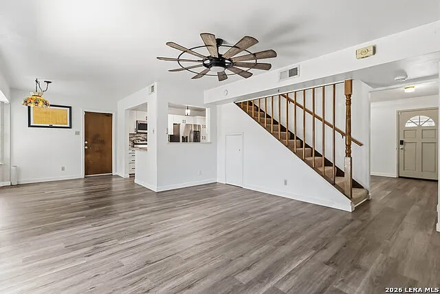 5 bed, 2.0 bath, 2180 sqft, $1,950 — Photo 2