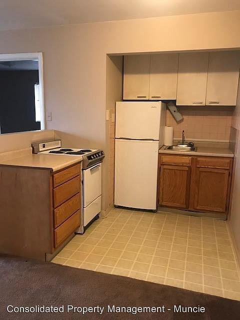 1st image of 200 N McKenzie St APT 3