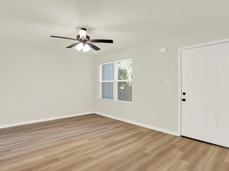 3281 Madewell St — Photo 8