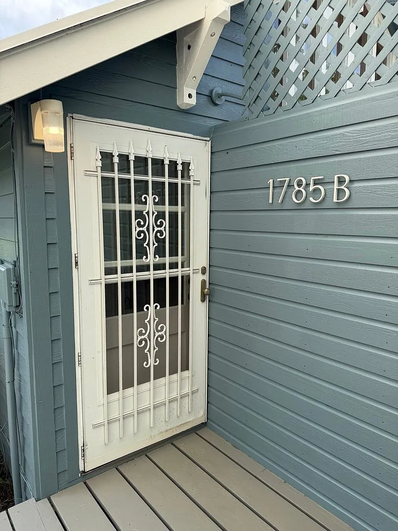 Luxury 1 bedroom 1 bath duplex in a great neighborhood! — Photo 4
