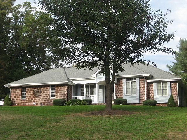 1st image of 3264 Drury Ln