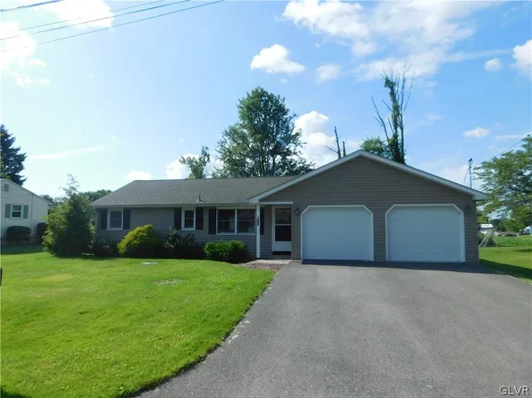 518 Aspen St, Nazareth, PA 18064