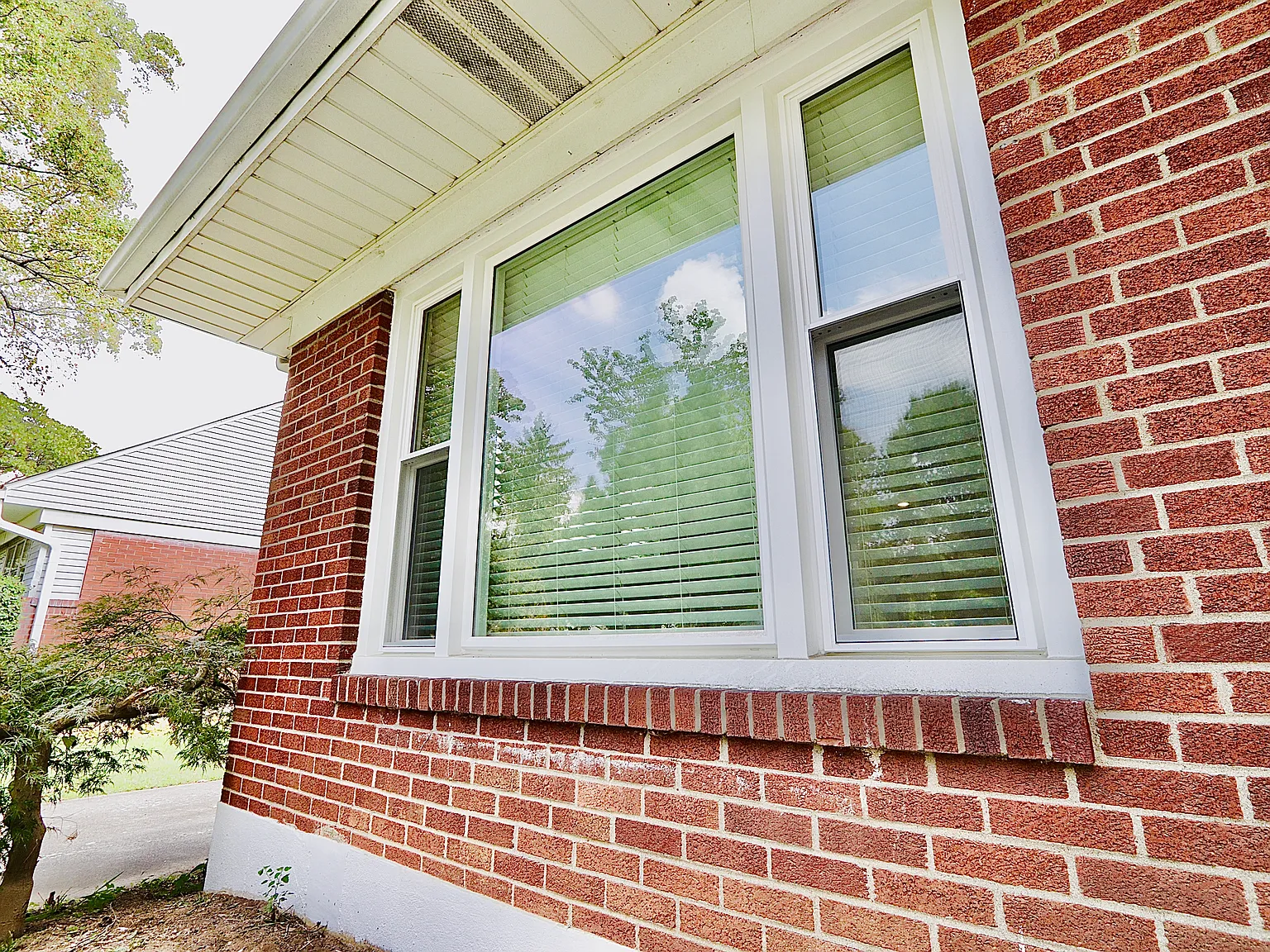 2 bed, 1.5 bath, 956 sqft, $2,100 — Photo 2