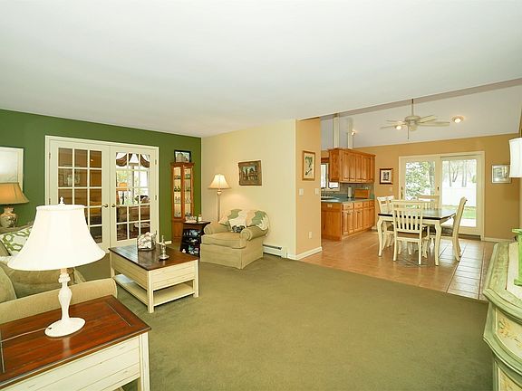 4th image of 9 Hallowell Ln