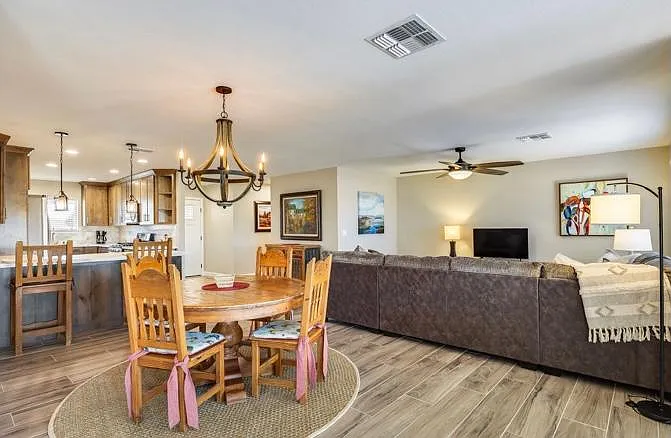 10932 W Tropicana Cir — Photo 12