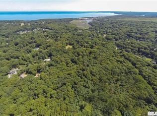 59 Meadowood Ln, Northport, NY 11768